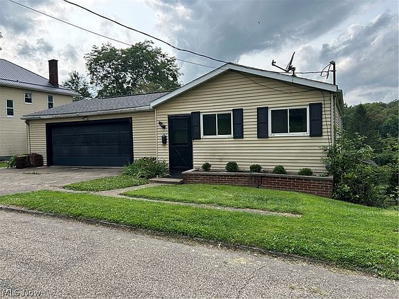 5th image of 371 Jamison Ave