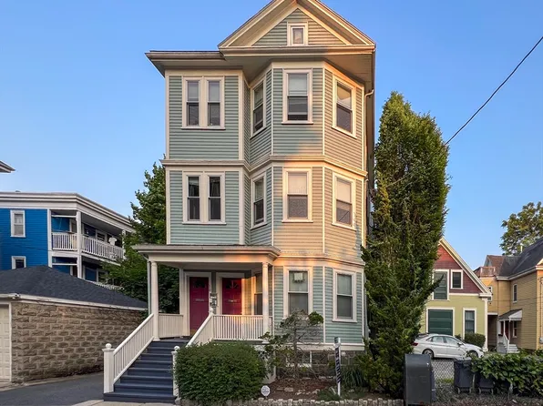 10 Plainfield St Floor 3, Jamaica Plain, MA 02130