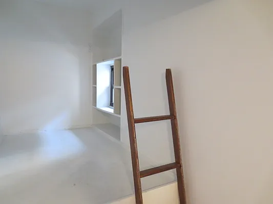 Rented by Robyn Lee, LREB | media 12