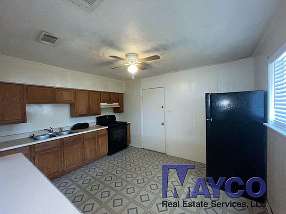 3rd image of 1213 Lampkin St
