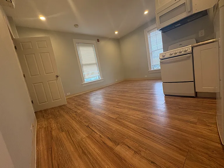 776 Main St #7 — Photo 4