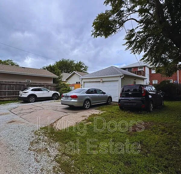 2301 South St — Photo 24