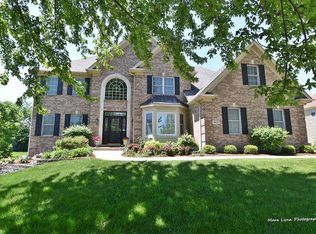 3805 Chesapeake Rd, St Charles, IL 60175