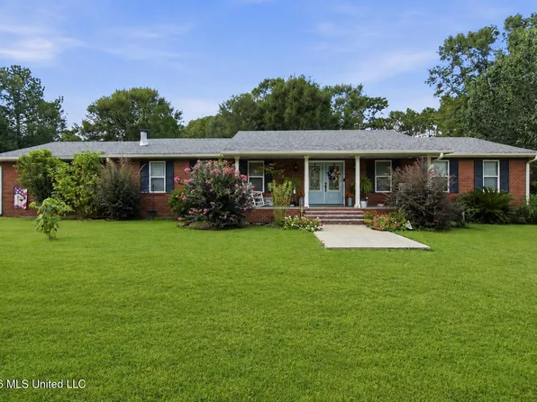 19 Luther Davis Rd, Picayune, MS 39466