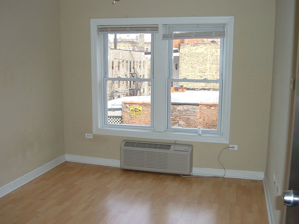 2nd image of 738 W Briar Pl APT 106
