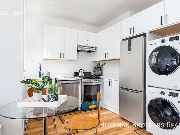 3rd image of 1450 Castro St APT 1
