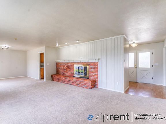 2nd image of 302 NE A St