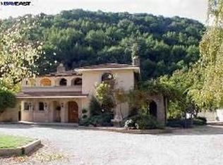 24875 Palomares Rd, Castro Valley, CA 94552