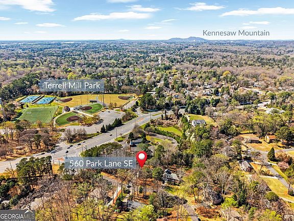 5th image of 560 Park Ln SE