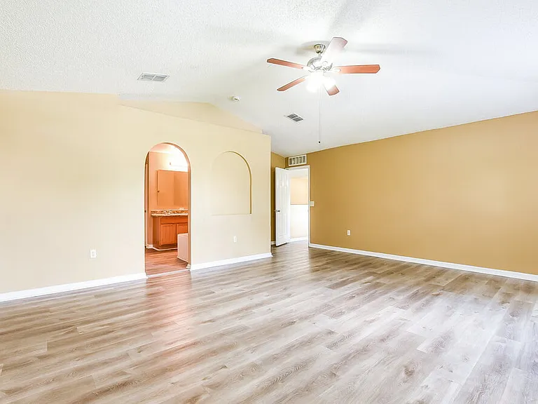 2047 Galahad Dr — Photo 10