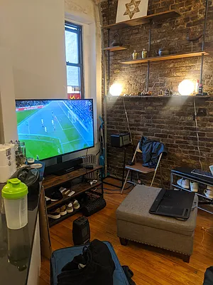 Rented by Loisaida Realty | media 24