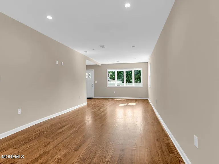 18 Maple Ave #A — Photo 6