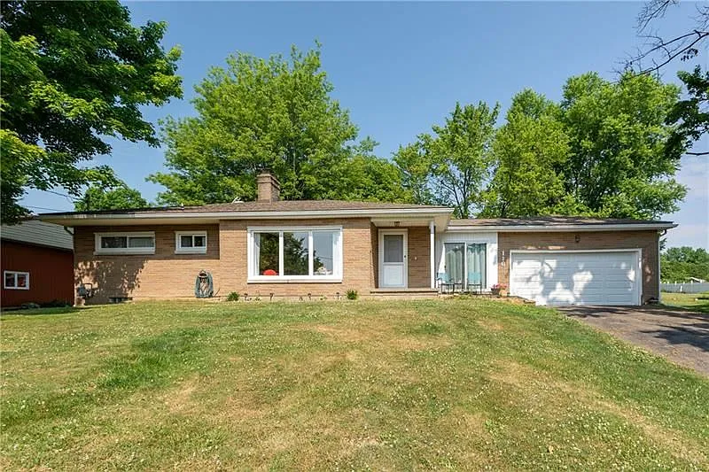 116 Maplewood Dr photo 1