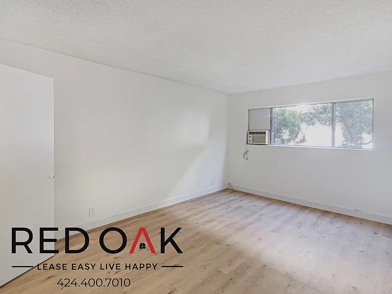10535 Lindley Ave, — Photo 8