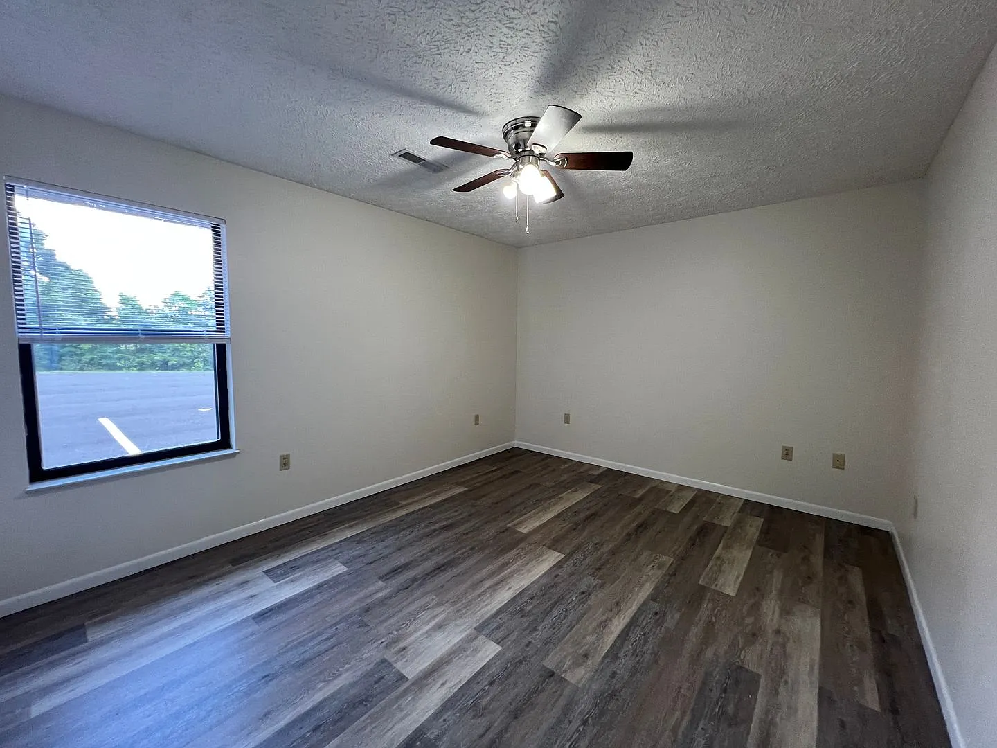 Golden View Apts — Photo 4