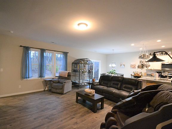 4th image of 130 Carissa Dr