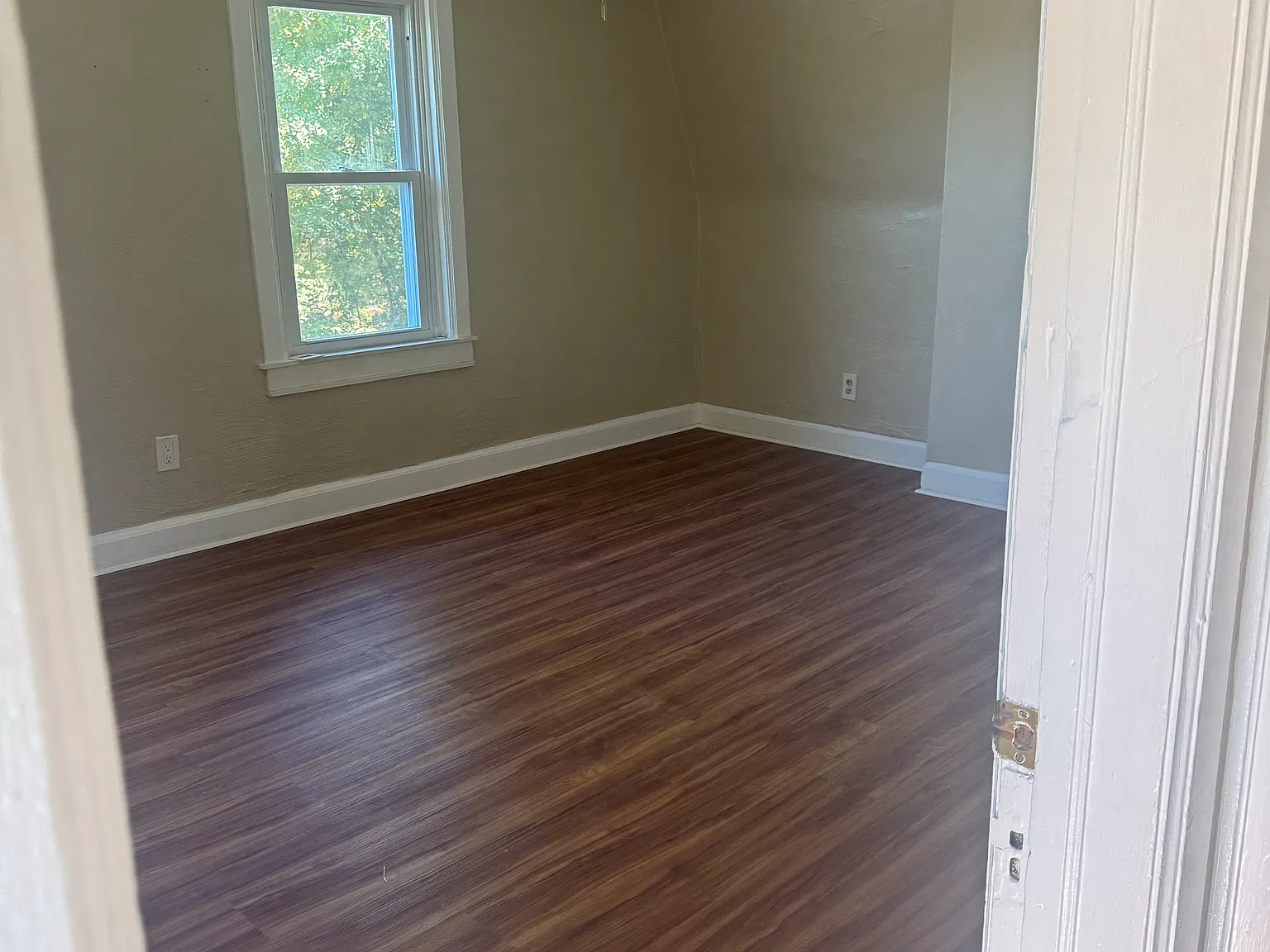 2 bed, 1040 sqft, $1,250 — Photo 2
