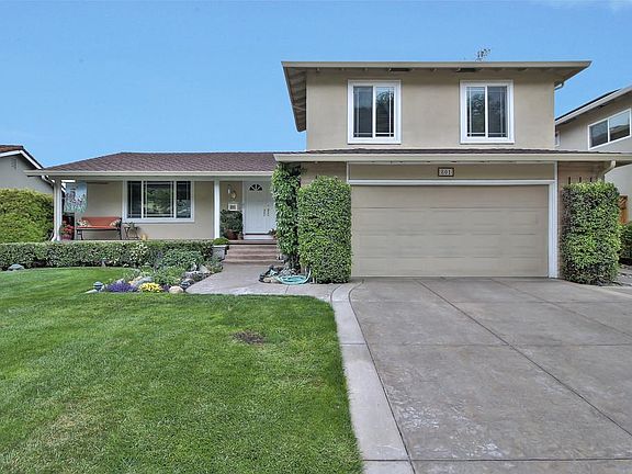 2nd image of 801 Colleen Dr