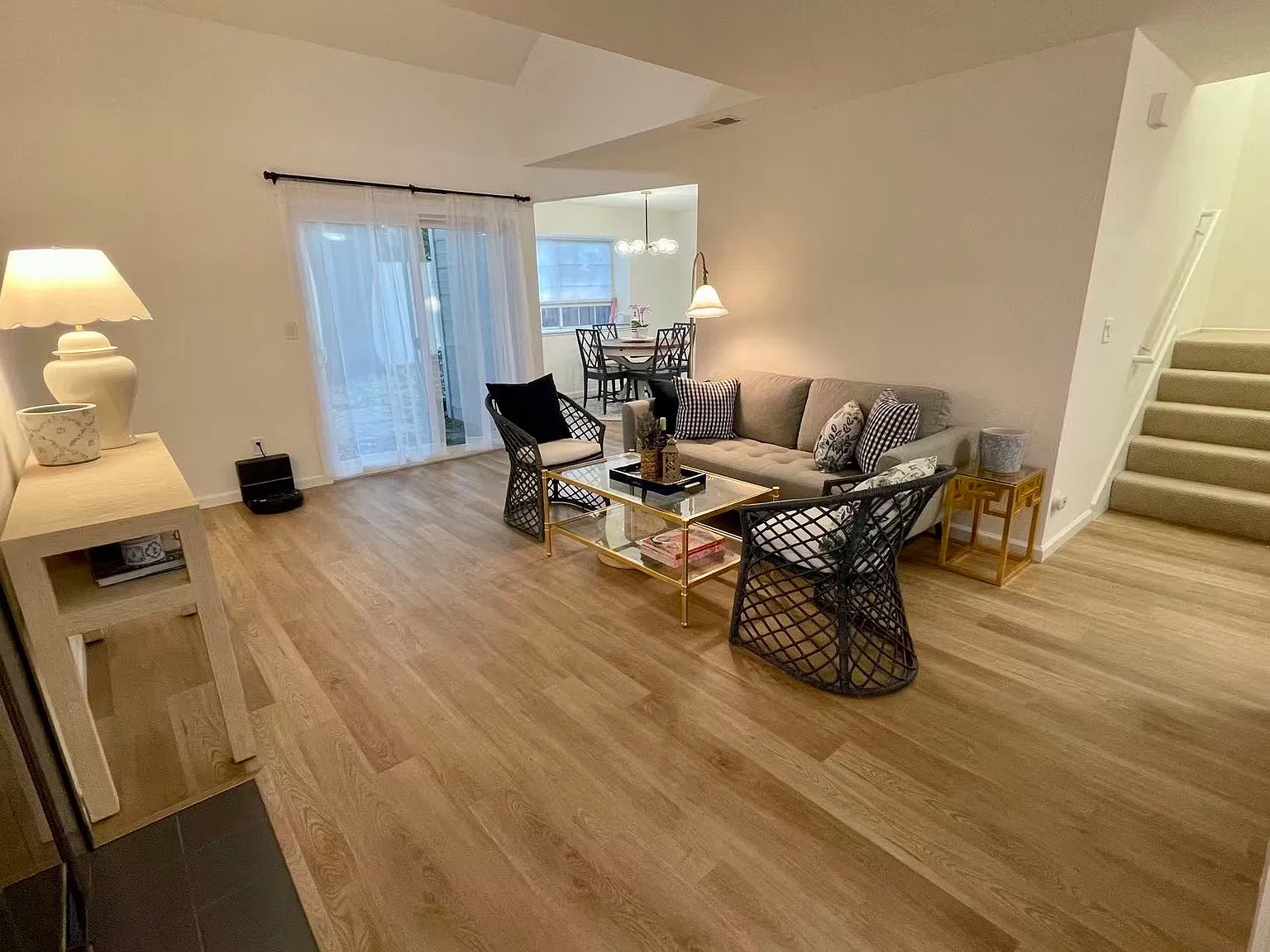2 bed, 2.5 bath, 1328 sqft, $4,600 — Photo 4