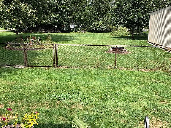 Back yard fenced for dogs