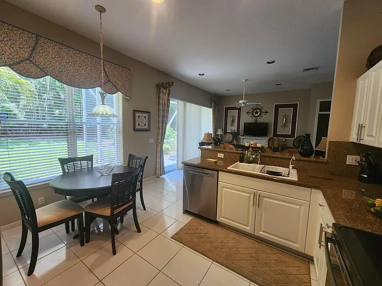7940 Rockford Rd — Photo 9