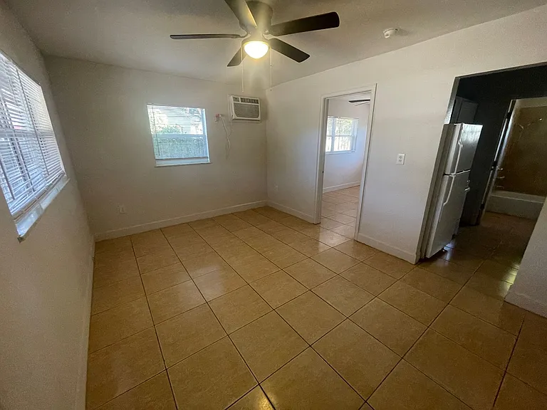 1000 E Magnolia Ave — Photo 6