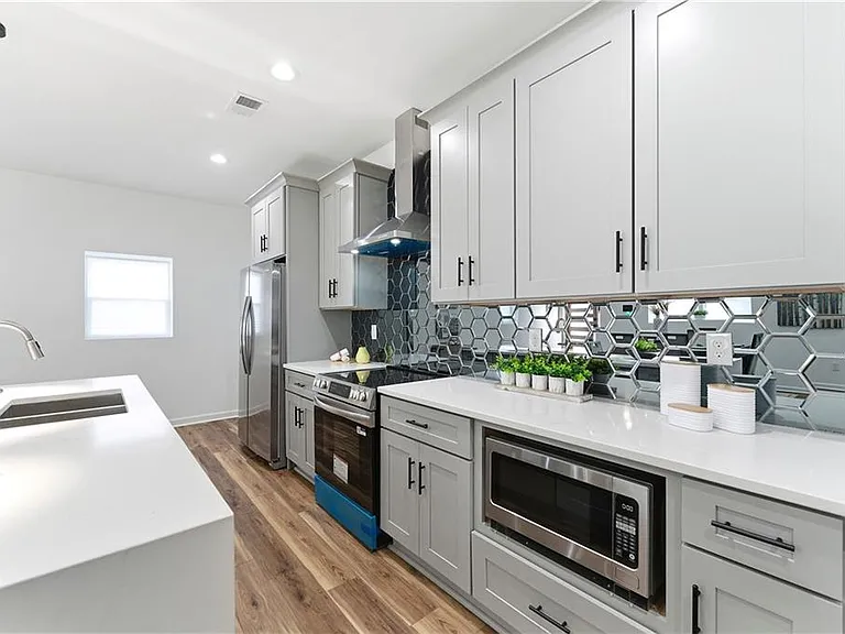 1386 Elizabeth Ave SW — Photo 9