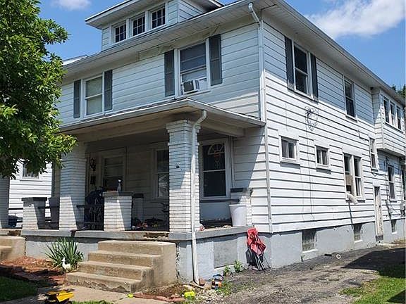 3rd image of 121 Knecht Dr