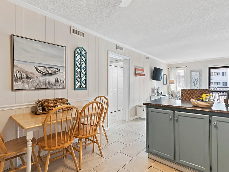 9620 Shore Dr #101 — Photo 4