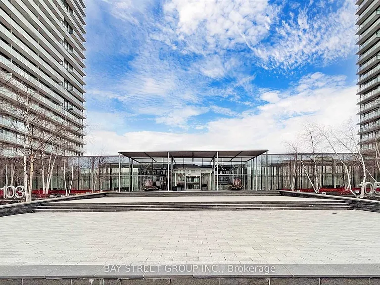 105 The Queensway #1008 — Photo 2