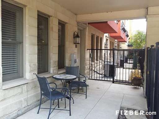 4th image of 849 W Ohio St Unit 17W