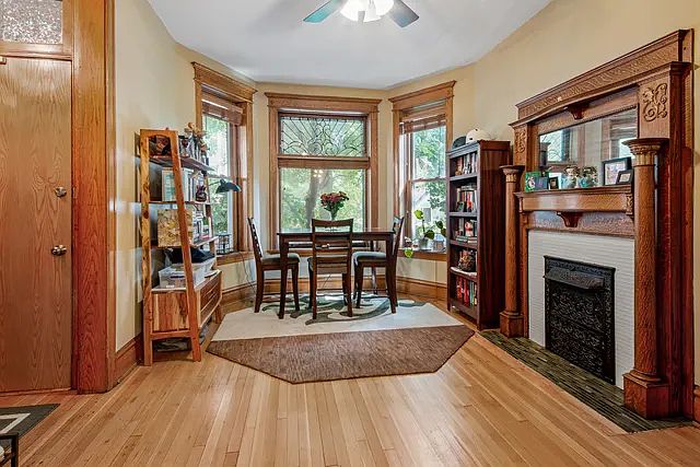 1st image of 3042 N Clifton Ave APT 1