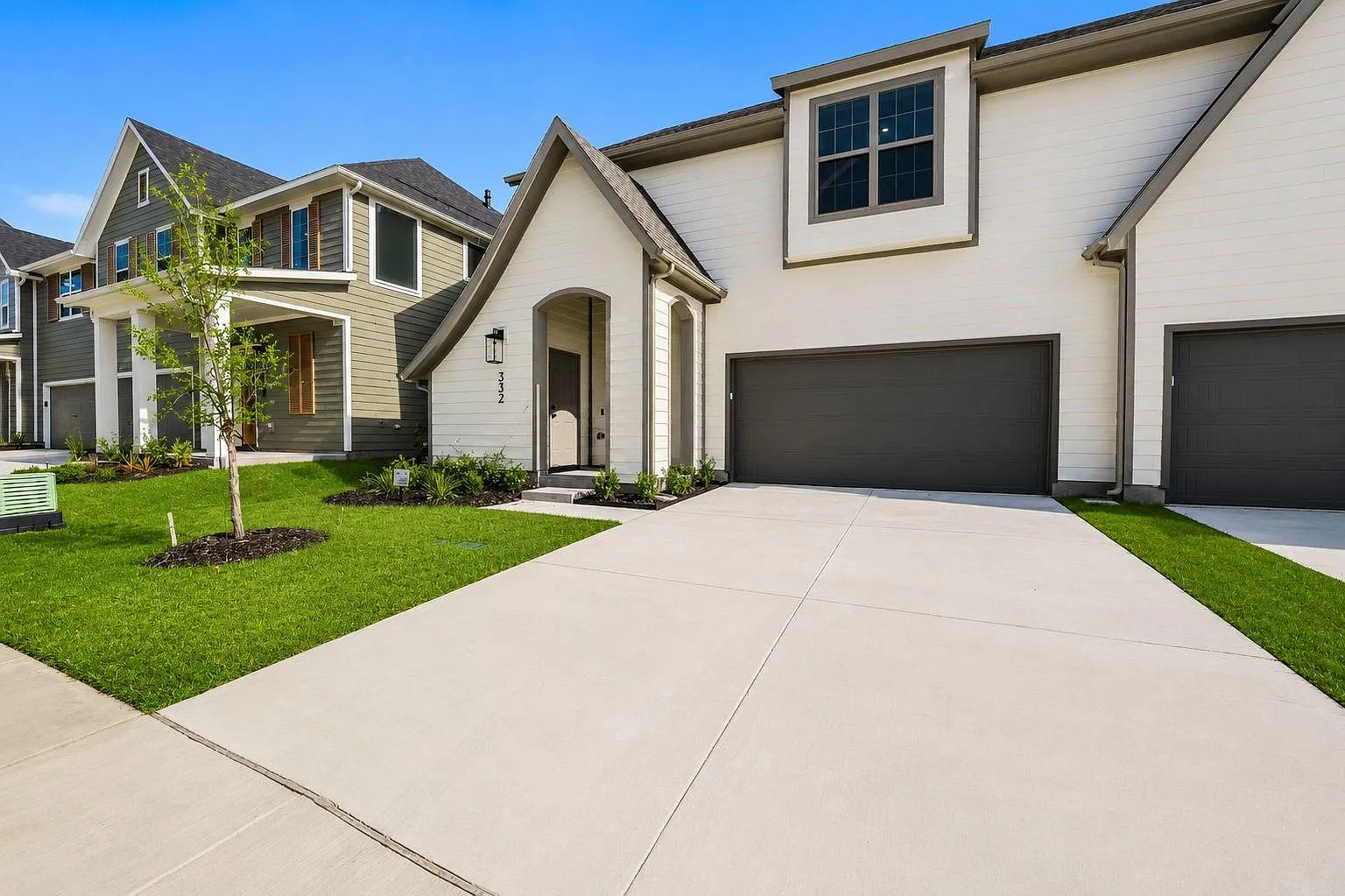 3 bed, 2.5 bath, 2294 sqft, $2,725 — Photo 4