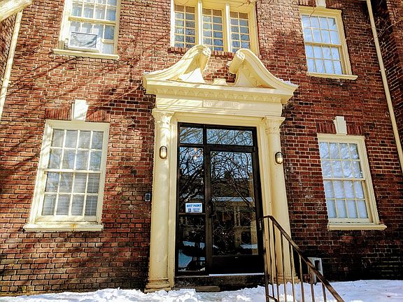 2nd image of 1128 W Grace St APT 19