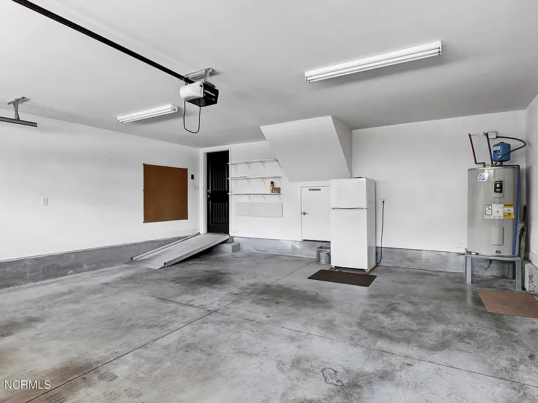 804 Ovates Ln — Photo 29