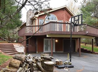 111 Bernadette Dr, Dingmans Ferry, PA