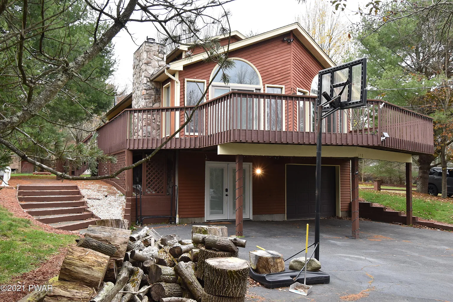 111 Bernadette Dr photo 1