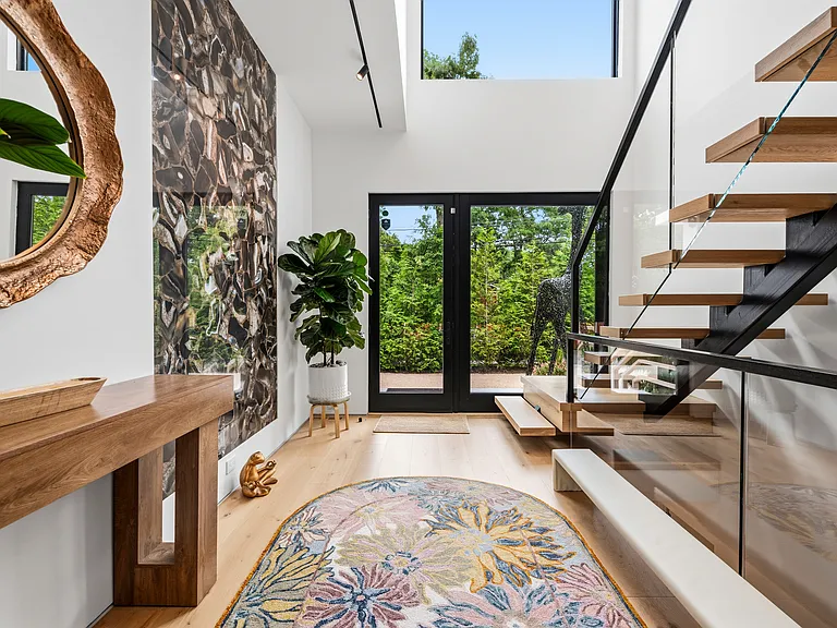 101 Montauk Blvd — Photo 5