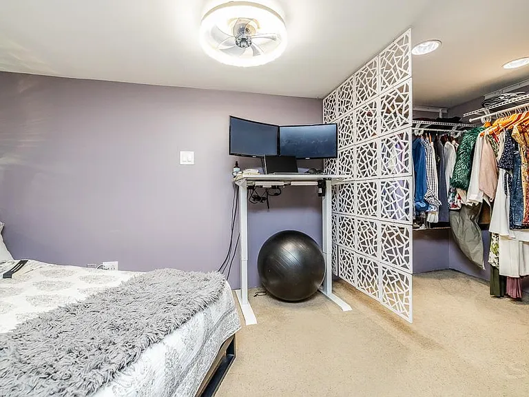 1037 W Dickens Ave — Photo 33