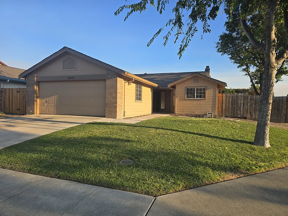 1450 Christina Dr