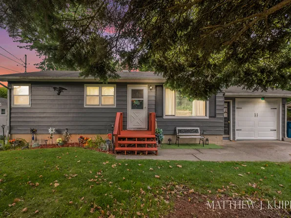 1421 Benning Ave NW, Grand Rapids, MI 49504
