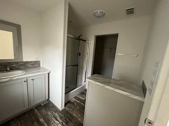 5th image of 18 Madison Dr #42