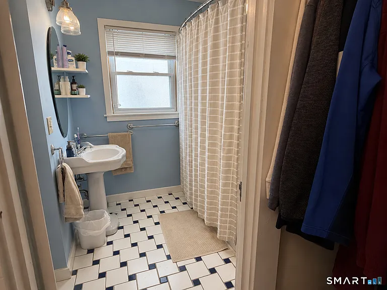 73 Hawthorne Ave — Photo 6