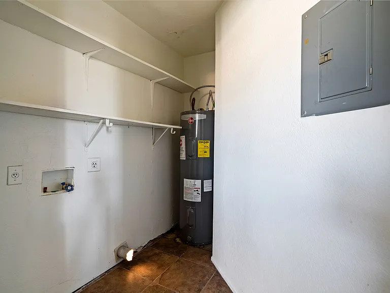 17-web-or-mls-1742 E Pepper Cir Apt 4--14_12132024