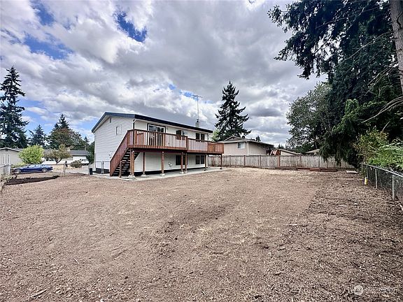 5th image of 17302 6th Avenue Ct E