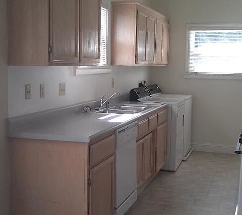 5th image of 600 11th St APT 01