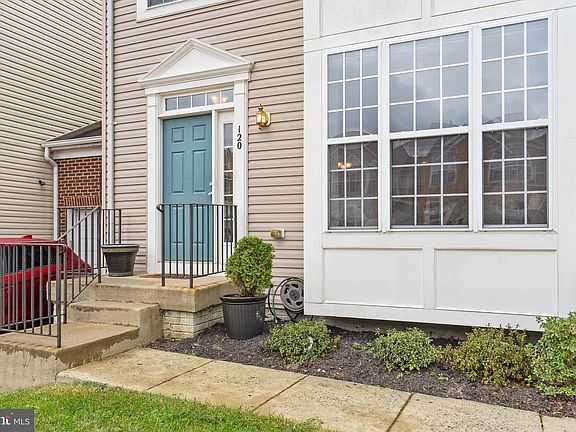 2nd image of 120 Holmes St