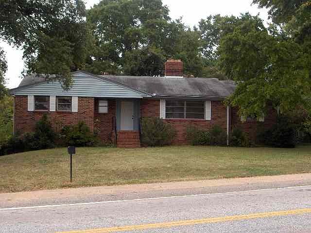 1st image of 101 Pine Knoll Dr