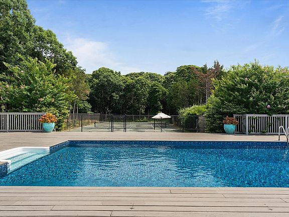4th image of 40 Hidden Cove Ct
