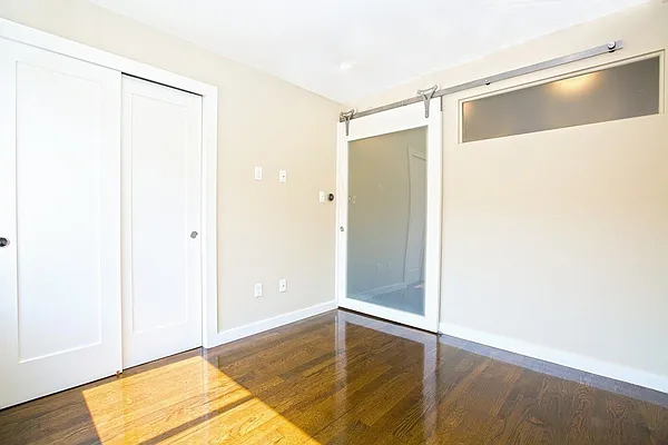 Rented by REAL New York | media 14